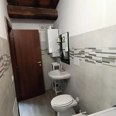 Casetta Tipica In Borgo, Indipendente, Ristrutturata L'Aquila Exterior photo